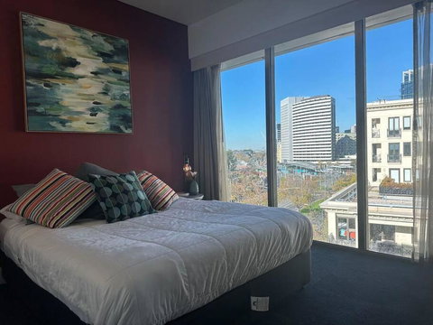 Royal Garden Residence - Australia Accommodation 0
