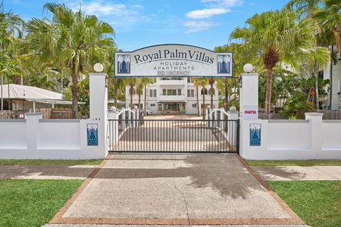 Royal Palm Villas - Australia Accommodation 2