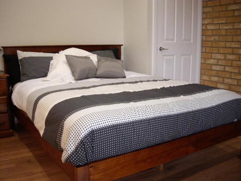 Ruby Rose - Australia Accommodation 2