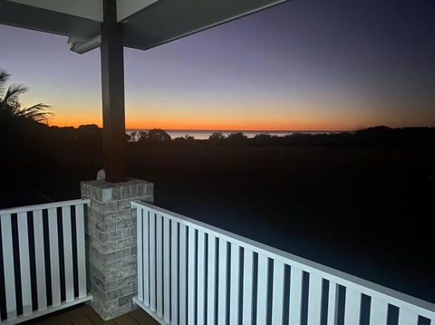 Rules Beach House QLD 4674- Opt 2 - 3BDR Unit, 2BR - Australia Accommodation 3