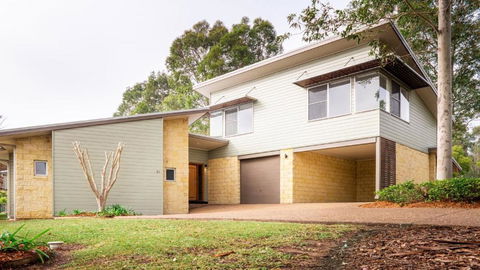 RUST - Australia Accommodation 2