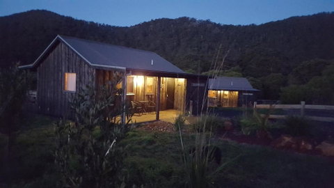 Rustic Hut Bush Retreat - Australia Accommodation 1