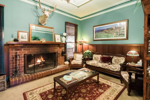 Rustic Refuge Guesthouse - Australia Accommodation 2
