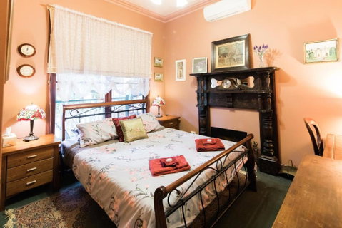 Rustic Refuge Guesthouse - Australia Accommodation 3