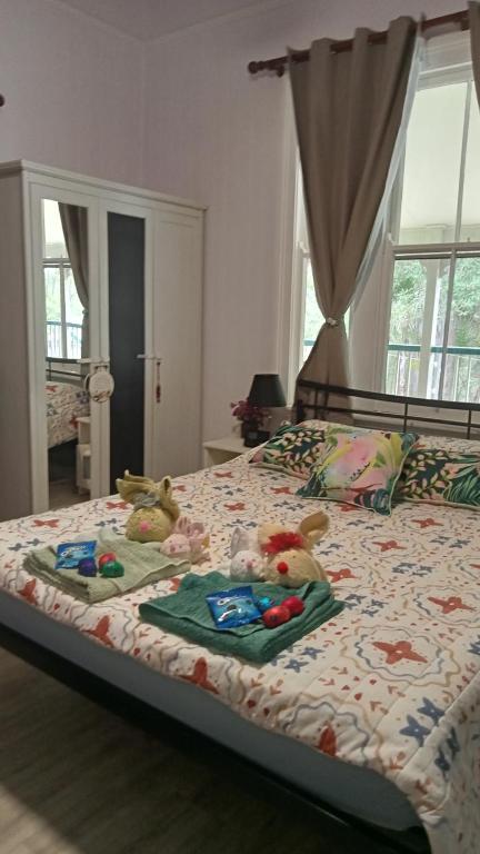 Rustic Sunflower - Australia Accommodation 2