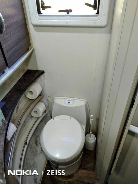 RV Caravan In Rural Setting On Edge Of Town Close To AgQuip - Australia Accommodation 3