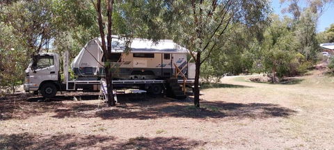 RV Caravan In Rural Setting On Edge Of Town Close To AgQuip - Australia Accommodation 0