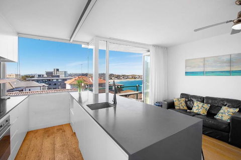 S16S - Bondi Vistas - Australia Accommodation 0