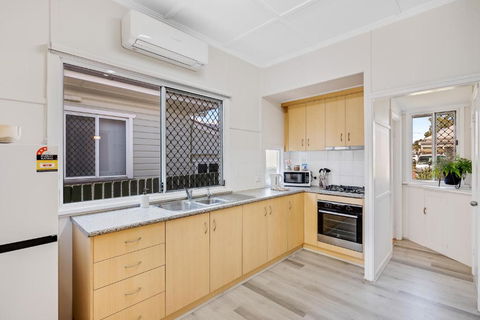 Sage Cottage! CBD Perfection! - Australia Accommodation 1