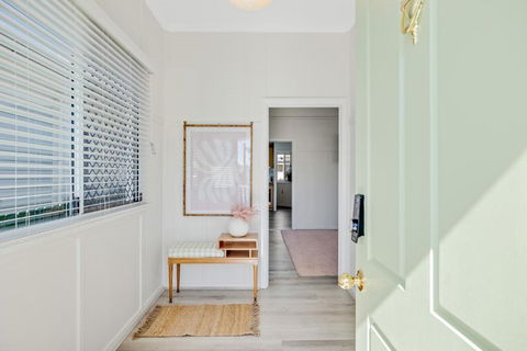 Sage Cottage! CBD Perfection! - Australia Accommodation 3