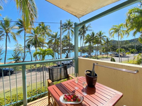 Sails On Horseshoe Apartment 4 - Australia Accommodation 2