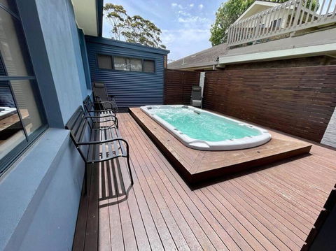 Sails To Sea - 4 Bedroom Pet Friendly Private Pool - Australia Accommodation 0