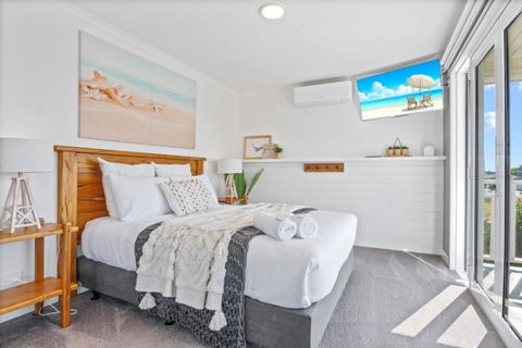 SALTAIR Beach House Right In Town - Australia Accommodation 1