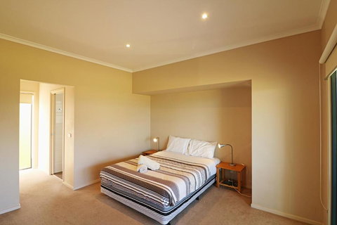 Saltwater Apartments - Australia Accommodation 2