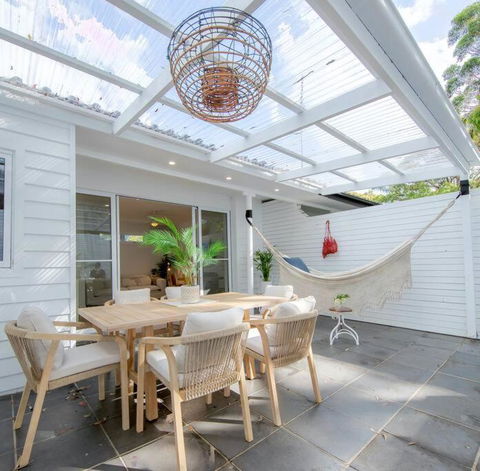SALTY SNOOZE - Your Coastal Holiday House - Australia Accommodation 0