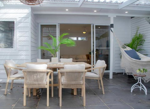 SALTY SNOOZE - Your Coastal Holiday House - Australia Accommodation 1