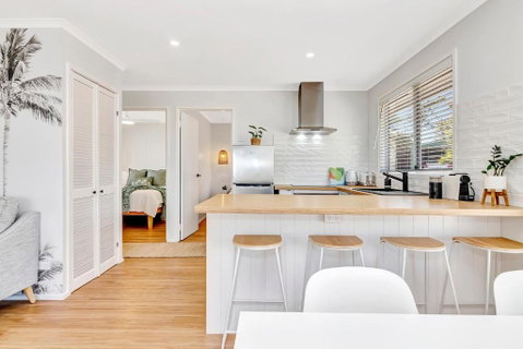 Sanbis Cabin - Hidden Boutique Retreat, Sea Views - Australia Accommodation 3