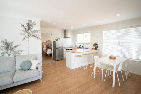 Sanbis Cabin - Hidden Boutique Retreat, Sea Views - Australia Accommodation 2