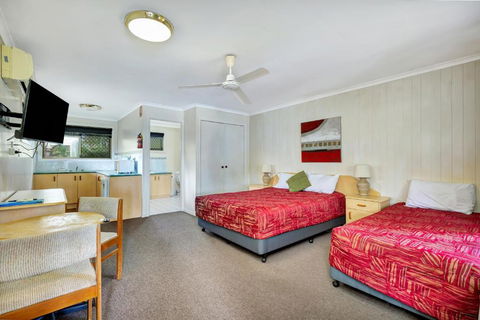 Sanctuary Lakes Fauna Retreat - Australia Accommodation 3