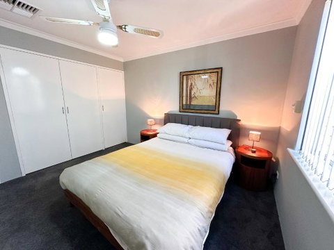 Rockingham Palace - Australia Accommodation 0