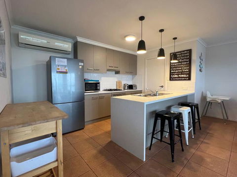 Sandcastle - A Esplanade Place, Stunning Views - Australia Accommodation 0