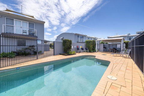 Sandcastles 4 -8 Ala Moana Way - Australia Accommodation 0