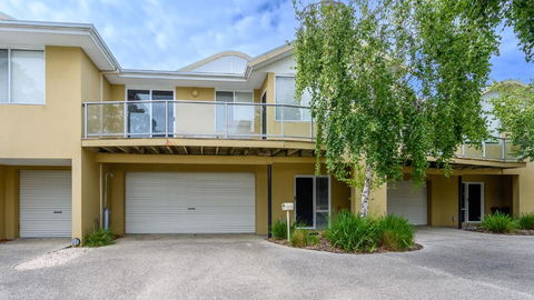 Sandpiper 9 - Close To Town And Beach - Australia Accommodation 0