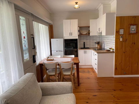 Sandpiper - Charming Beach Villa - Australia Accommodation 2