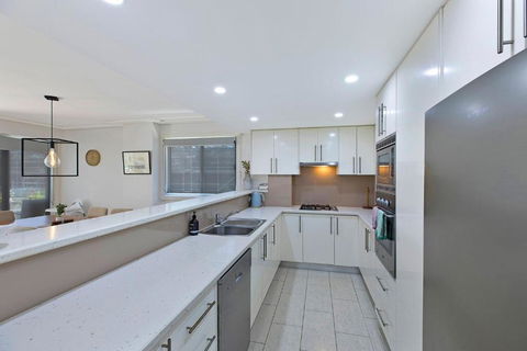Sandy Cove Apartment The Entrance 8 - Australia Accommodation 3