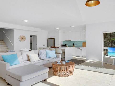 Sandy Cove - Australia Accommodation 2