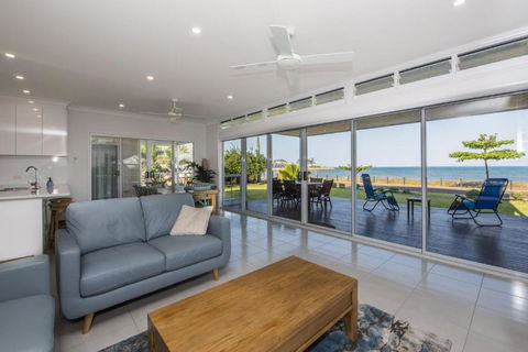 Sandy Decks - Australia Accommodation 2