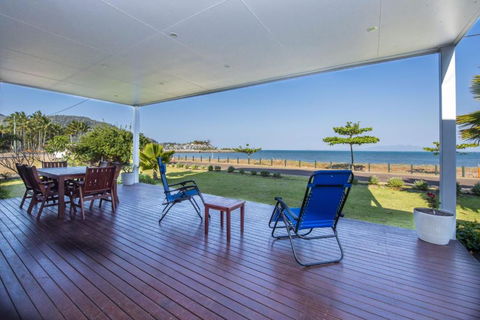 Sandy Decks - Australia Accommodation 1