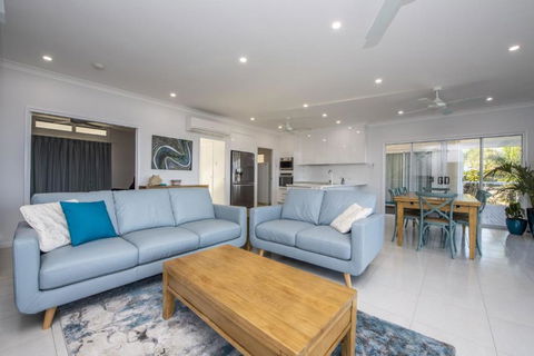Sandy Decks - Australia Accommodation 3