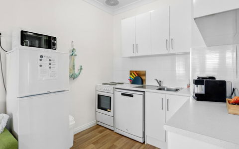 SEA BREEZE @ Smugglers Inn - Australia Accommodation 3