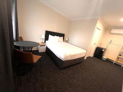 Seven Inn - Australia Accommodation 1
