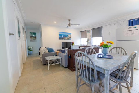 Shabby Chic Shack - 2 Bedroom Beach Cottage - Australia Accommodation 1