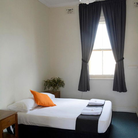 Shamrock Hotel Motel Temora - Australia Accommodation 2