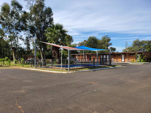 Silver Oaks Motel - Australia Accommodation 2