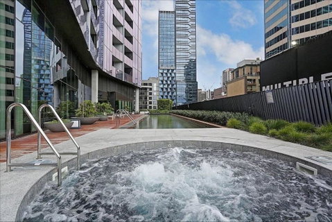 Sky High 3-Bedroom Central Apartment With City Views And Parking - Australia Accommodation 1