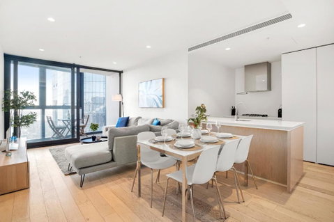 Sky High 3-Bedroom Central Apartment With City Views And Parking - Australia Accommodation 0
