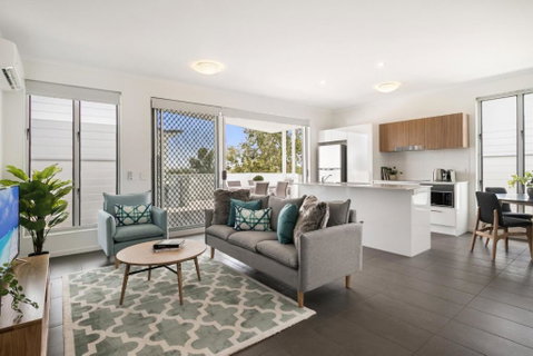 Spacious Apartment With Generous Entertaining - Australia Accommodation 0