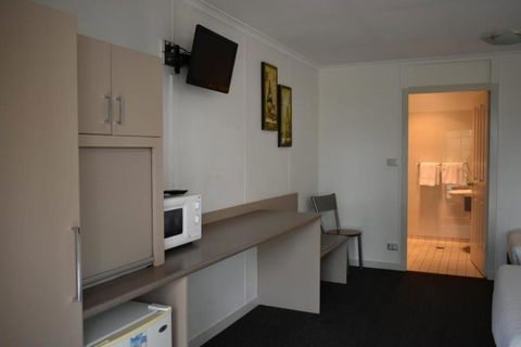 The Edge Motel - Australia Accommodation 2