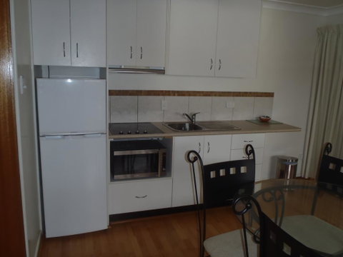Beachside Holiday Units - Australia Accommodation 2