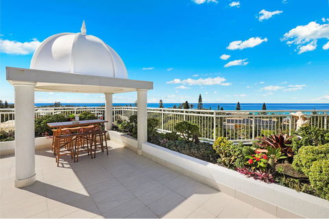 Beachside Resort Kawana Waters - Australia Accommodation 0