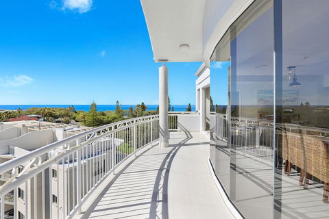 Beachside Resort Kawana Waters - Australia Accommodation 2