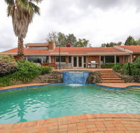 Beautiful Resort Retreat Villa in the Yarra Valley - Entertainer's delight - Australia Accommodation