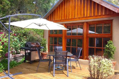 BEAUTIFUL RETREAT - 20 Mins To CBD And Only 10 Mins To MONA! - Australia Accommodation 1