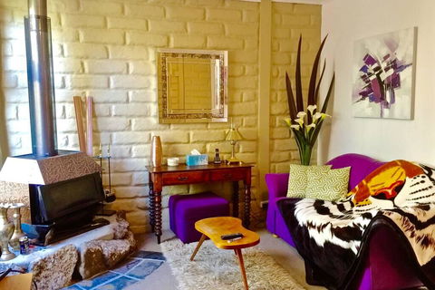 BEAUTIFUL RETREAT - 20 Mins To CBD And Only 10 Mins To MONA! - Australia Accommodation 2