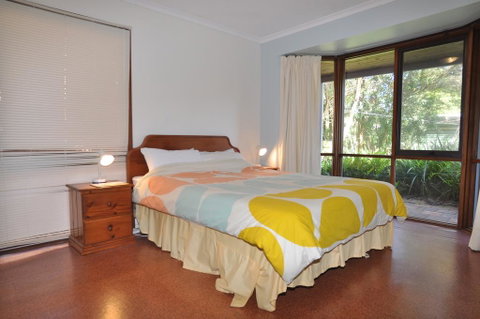 BEECHWOOD - SURF SIDE - Australia Accommodation 1