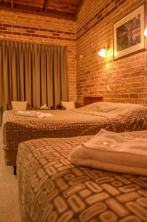 Beenleigh Village Motel - Australia Accommodation 3
